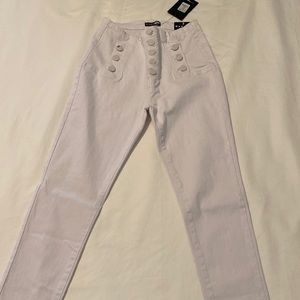 White skinny jeans